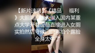 熟女人妻 在家光着屁屁吃大洋吊 展示她一流的口活 边吃边摸逼 最后口爆吃精