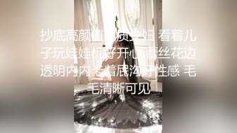 户外挑战天花板推特红人【查小理】旗下母狗，裸舞乳头坠物挑战，全裸乳夹男厕露出给陌生小哥口交 (2)