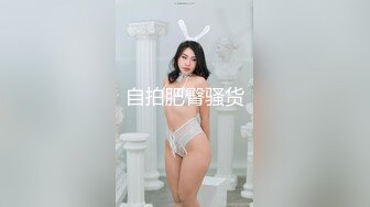   勾搭出租房小哥哥，露脸少妇主动扒下大哥的裤子交大鸡巴，激情上位抽插浪叫呻吟