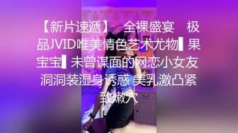 【大屌中年老哥酒店约骚女】一来就坐在身上调情，操沙发上先来一炮，转战床上骑乘大屌插入，张开双腿暴力深插