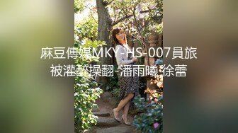 劲爆网红美少女『柚子猫』 性感黑丝小脚足交，精液被射在匡威鞋里穿上继续做爱，扶腰后入紧致嫩穴